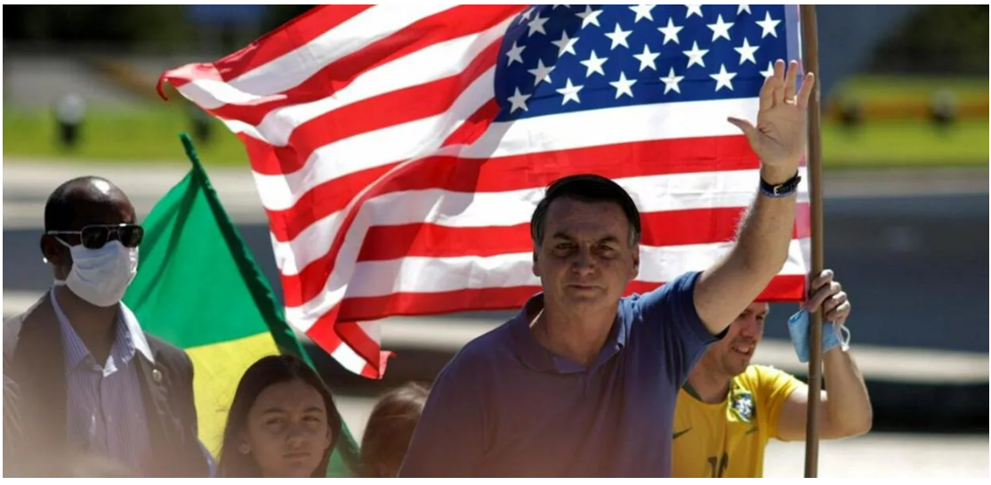 Jair Bolsonaro anunciou, na quinta-feira que fará um churrasco para 30 pessoas